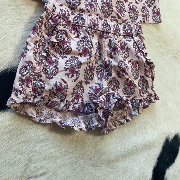 Crewcuts matching set printed puff-sleeve blouse and ruffle pull-on shorts - Picture 3 of 11